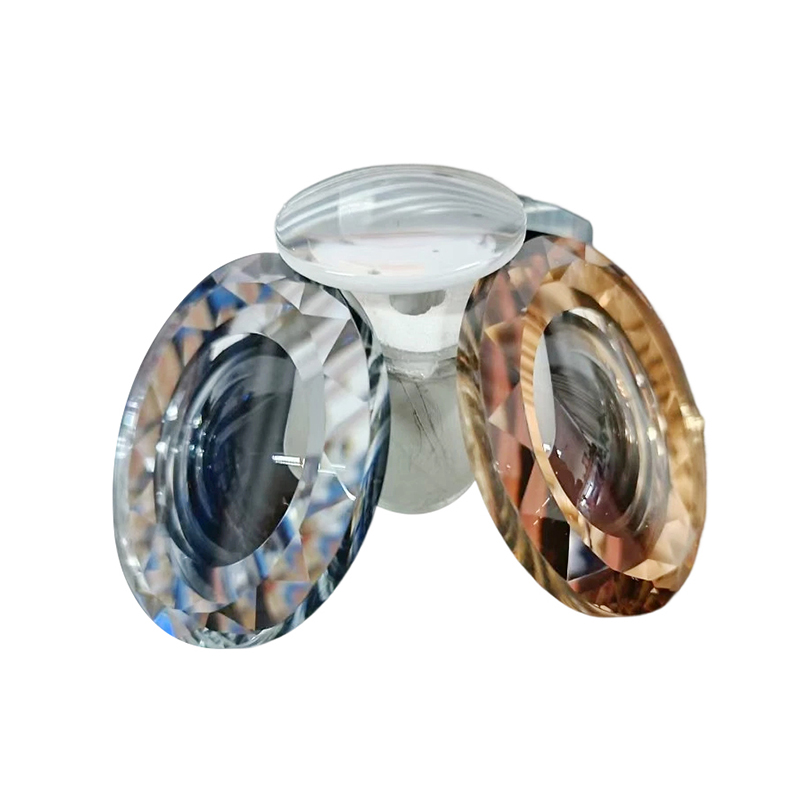 How does the glass cup lid perform in terms of thermal shock resistance?